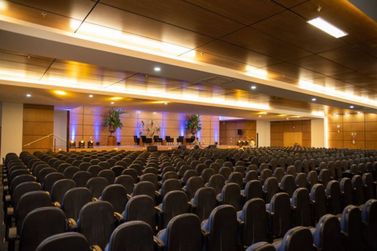 Estudantes da rede estadual participam de aul&atilde;o para o Enem nesta quinta em Umuarama