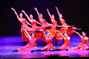 Evento gratuito &ldquo;Arte e Movimento&rdquo; re&uacute;ne dan&ccedil;a, m&uacute;sica e artes marciais em Umuarama