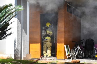 M&atilde;e e filhos escapam ilesos de inc&ecirc;ndio residencial nesta quarta-feira, em Umuarama