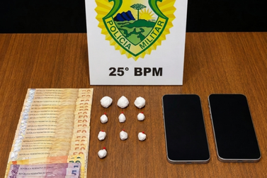 Mulher &eacute; presa por tr&aacute;fico ap&oacute;s den&uacute;ncias de &ldquo;delivery&rdquo; de drogas em Umuarama