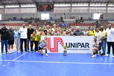 Parceria institucional com a Unipar impulsiona t&iacute;tulo hist&oacute;rico do handebol de Umuarama
