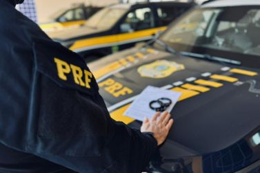 Pol&iacute;cia Rodovi&aacute;ria Federal prende caminhoneiro foragido em Alto Para&iacute;so