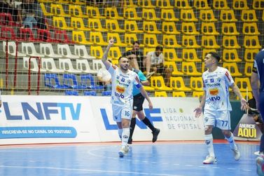 Umuarama goleia o Tubar&atilde;o e entra na zona de classifica&ccedil;&atilde;o da Liga Nacional