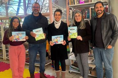 'Filha da terra', N&iacute;vea Scapin doa duas obras para a biblioteca municipal Rocha Pombo