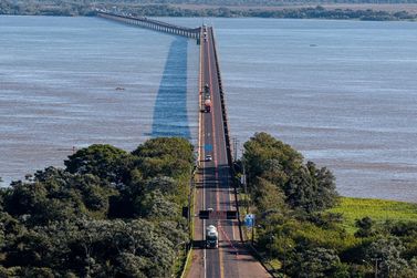 Interdi&ccedil;&atilde;o no Rio Piquiri e obras em Gua&iacute;ra alteram rotas de condutores umuaramenses