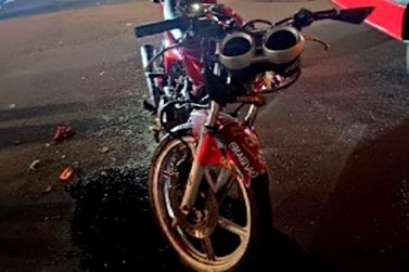 Motociclistas s&atilde;o levados para o hospital Norospar ap&oacute;s colis&atilde;o no centro de Umuarama