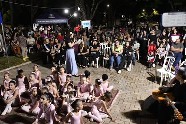 Sarau promove apresenta&ccedil;&otilde;es culturais e divulga talentos em Serra dos Dourados