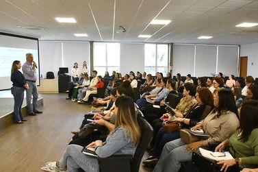 Secretaria de Educa&ccedil;&atilde;o realiza encontro de forma&ccedil;&atilde;o para diretores e coordenadores