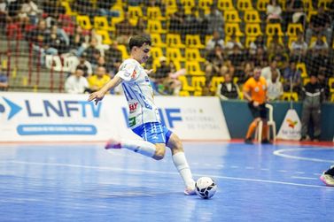 Umuarama Futsal vai a Joinville de olho em vaga nos playoffs da Liga Naciolnal