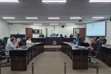 C&acirc;mara de Umuarama aprova dois projetos em segunda discuss&atilde;o nesta segunda-feira