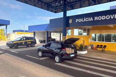 Casal &eacute; preso pela PRF com 5 mil ma&ccedil;os de cigarros contrabandeados em Alto Para&iacute;so