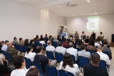 Diretores da Aciu compartilham experi&ecirc;ncias  no encontro Caf&eacute; com Ideias de Neg&oacute;cios