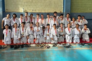 Equipe de jud&ocirc; do Centro da Juventude representa Umuarama em torneio disputado em Sarandi