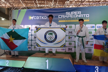 Umuarama conquista ouro na disputa do Super Campeonato Brasileiro de Taekwondo