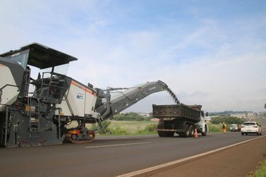 Umuarama tem pontos de interdi&ccedil;&atilde;o na PR-323 por obras nesta quarta-feira