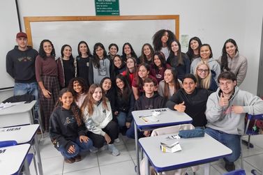 Delegacia da Mulher promove palestra para acad&ecirc;micos de Medicina Veterin&aacute;ria da UEM