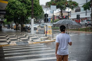 Do calor&atilde;o &agrave; chuva: veja como fica o tempo em Umuarama nesta semana