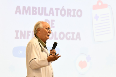 Palestra no anfiteatro da Prefeitura de Umuarama encerra ciclo de forma&ccedil;&atilde;o a profissionais