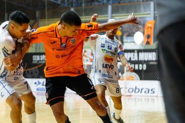 Pr&eacute;-quartas da LNF come&ccedil;a neste s&aacute;bado com duelo entre Umuarama e Carlos Barbosa