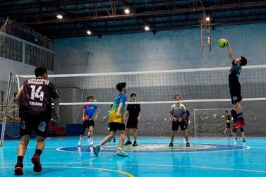 Atletas e t&eacute;cnicos de Umuarama aprimoram treinamentos para a fase estadual dos Jojups