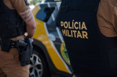 Fique por dentro: Homem é preso após descumprir medida protetiva e danificar portão de residência