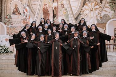 Irm&atilde;s do Lar Santa Faustina contam trajet&oacute;ria em palestra gratuita da ARA, em Umuarama