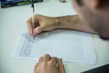 Prefeitura inicia concurso público com salários de até R$ 5,3 mil na região de Umuarama