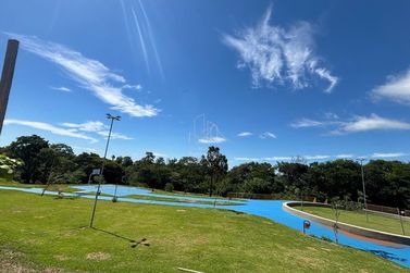 Terreno &agrave; venda - 360m&sup2; - Vila Becker