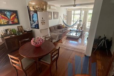 Casa &agrave; venda - 735m&sup2; - Zona Armaz&eacute;m