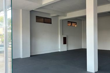 Sal&atilde;o Comercial para alugar - 500m&sup2; - ZONA VII