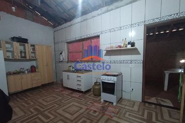 Casa &agrave; venda - 216m&sup2; - Centro