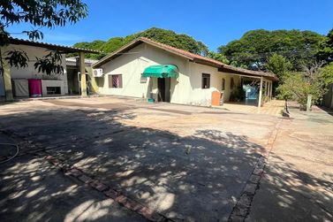 Casa &agrave; venda - 525m&sup2; - Zona V