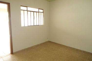 Sala Comercial &agrave; venda - 200m&sup2; - ZONA IV