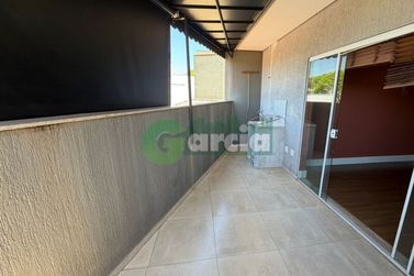 Casa &agrave; venda - 242m&sup2; - ZONA II