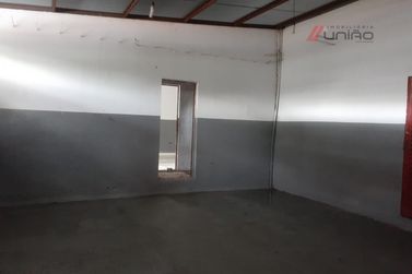 Sal&atilde;o Comercial para alugar - 120m&sup2; - Zona V