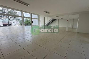 Sal&atilde;o Comercial para alugar - 486m&sup2; - ZONA III