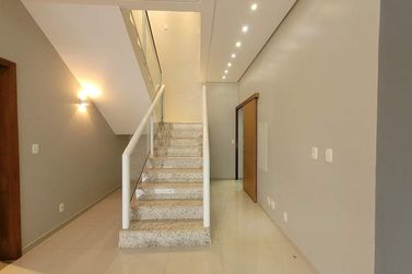 Casa &agrave; venda - 347m&sup2; - Zona VII