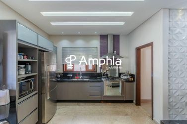 Casa &agrave; venda - 266m&sup2; - Regi&atilde;o do Lago