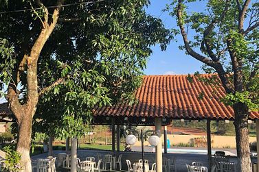 Ch&aacute;cara &agrave; venda - 47600m&sup2; - Pr 323