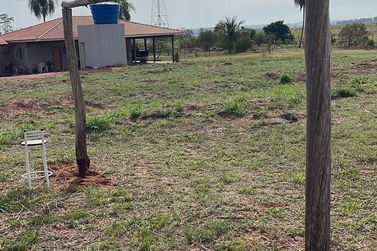 Ch&aacute;cara &agrave; venda - Rod. Henio Romagnoli