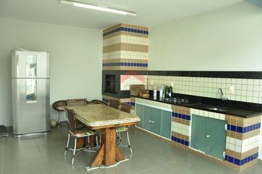 Sobrado &agrave; venda - 218m&sup2; - Zona II