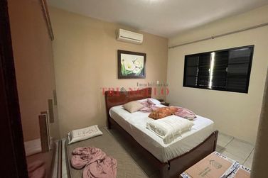 Casa &agrave; venda - 141m&sup2; - ZONA II