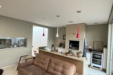 Casa &agrave; venda - 345m&sup2; - Jardim Tamoio