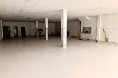 Sal&atilde;o Comercial para alugar - 250m&sup2; - Zona I