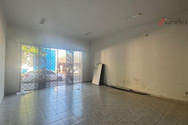 Sal&atilde;o Comercial para alugar - 76m&sup2; - Zona I