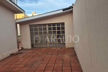 Casa para alugar - 220m&sup2; - Zona I