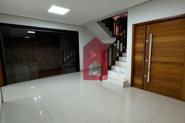 Casa &agrave; venda - 380m&sup2; - Jardim Imigrantes II
