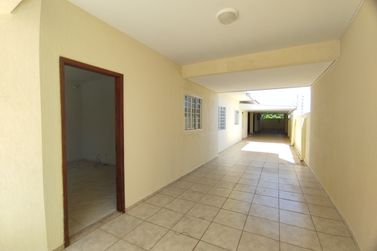 Casa &agrave; venda - 255m&sup2; - ZONA VI