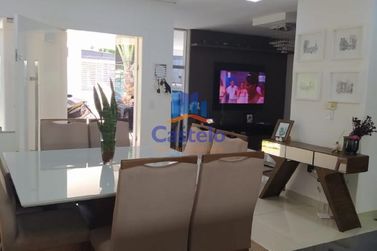 Casa &agrave; venda - 100m&sup2; - Parque Alto da Paran&aacute;