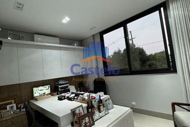 Casa &agrave; venda - 260m&sup2; - ZONA VII